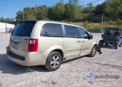 2010 Dodge Grand Caravan Sxt z USA, uszkodzony, nr VIN 2D4RN5D16AR350252